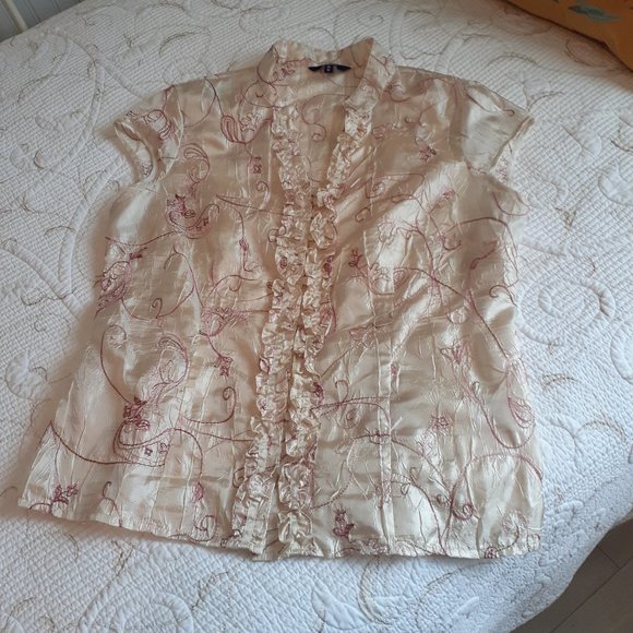 Embroidered blouse - Picture 1 of 4